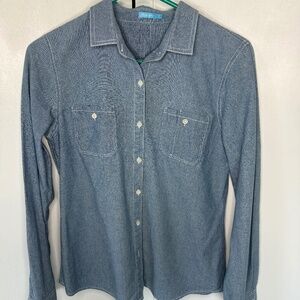 J. McLaughlin Chambray with front pockets and button front, Small